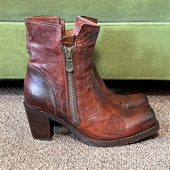 Frye Shoes - Frye Sylvia leather ankle boots